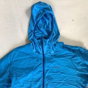 Women’s Patagonia airshed ultra lightweight running shirt/jacket